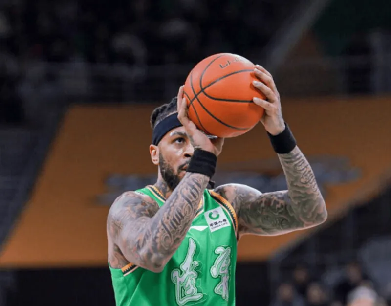 开云官网-莫兰德全场8中4，罚球8中3得到11分11篮板3助攻3抢断2盖帽